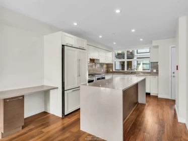 Kitchen Island Photo of 11 14820 Buena Vista Avenue, White Rock, BC