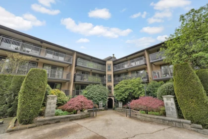 304 9847 Manchester Drive, Burnaby, BC, Burnaby — Apartment/Condo for sale