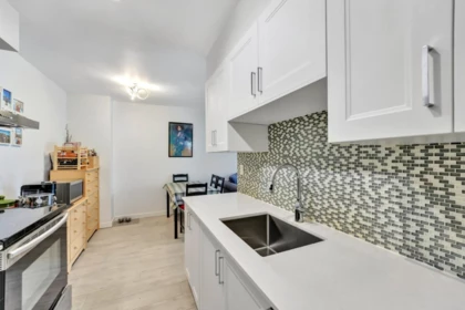 Kitchen Island Photo of 304 9847 Manchester Drive, Burnaby, BC