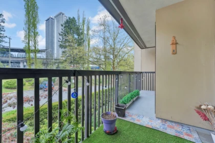 Staircase Photo of 304 9847 Manchester Drive, Burnaby, BC