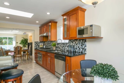 Breakfast Nook Photo of 915 E 23rd Avenue, Vancouver, BC