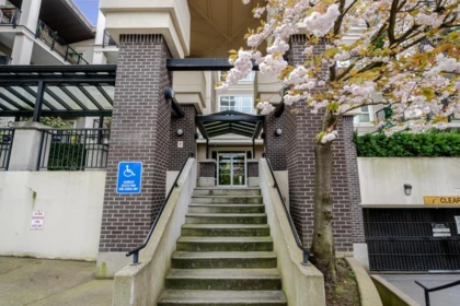 Garden / Landscaping Photo of 309 9655 King George Boulevard, Surrey, BC