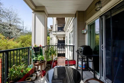 Office / Den Photo of 309 9655 King George Boulevard, Surrey, BC