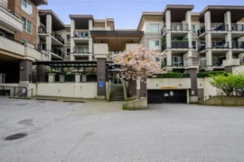309 9655 King George Boulevard, Surrey, BC