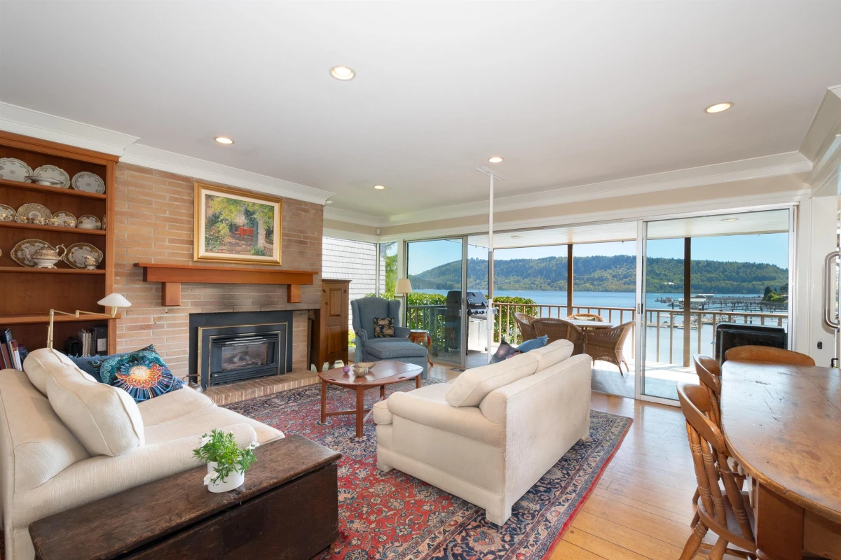 Family Room Photo of 4455 Harris Place, North Vancouver, BC
