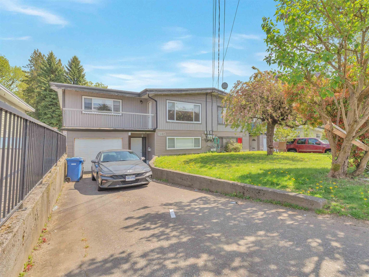Family Room Photo of 2900 2902 Babich Street, Abbotsford, BC