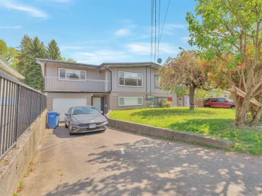 2900 2902 Babich Street, Abbotsford, BC, Abbotsford — Duplex for sale