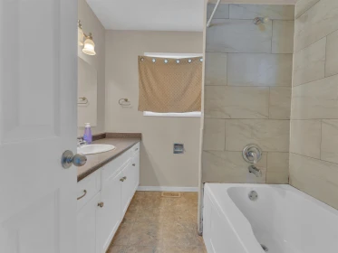 Primary Bathroom Photo of 2900 2902 Babich Street, Abbotsford, BC