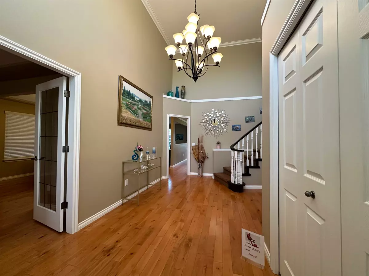 Family Room Photo of 14897 22 Avenue, Surrey, BC