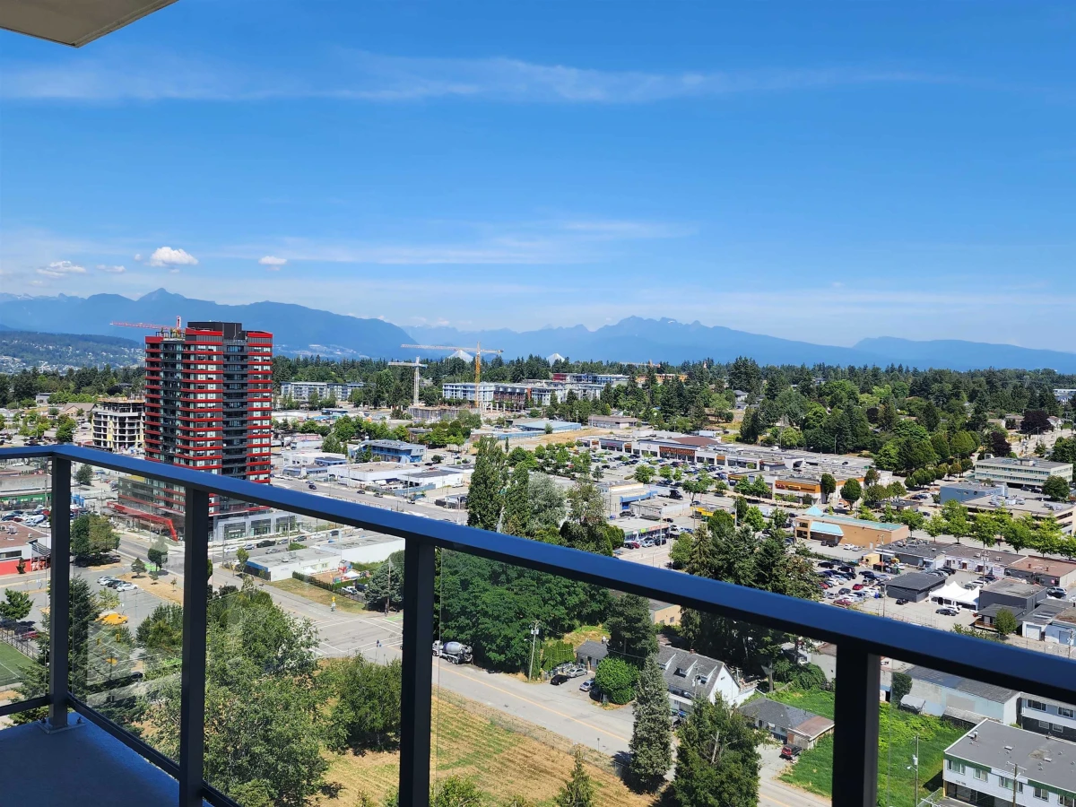 Family Room Photo of 2204 13428 105 Avenue, Surrey, BC