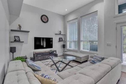 1892 King George Boulevard, Surrey, BC, Surrey — Single Family Residence for sale