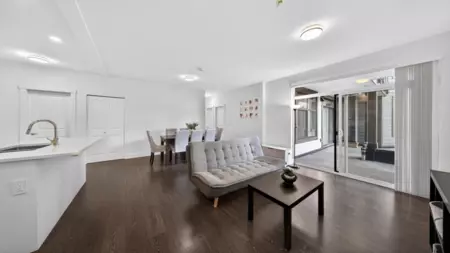 201 9983 E Barnston Drive Street, Surrey, BC, Surrey — Apartment/Condo for sale