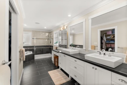 Entry Foyer Photo of 14752 34a Avenue, Surrey, BC