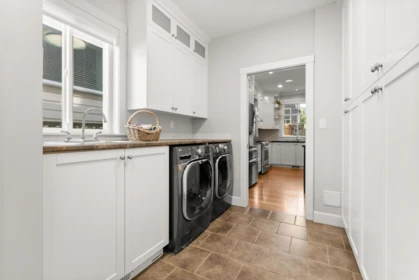 Guest Bathroom Photo of 14752 34a Avenue, Surrey, BC