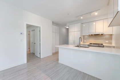 Primary Bathroom Photo of 204 711 W 14th Street, North Vancouver, BC