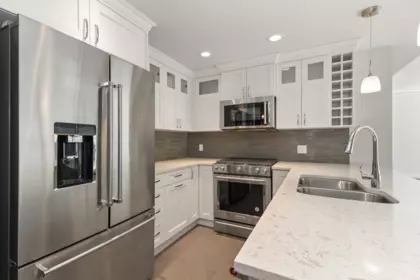 Kitchen Photo of 2206 2180 Gladwin Road, Abbotsford, BC