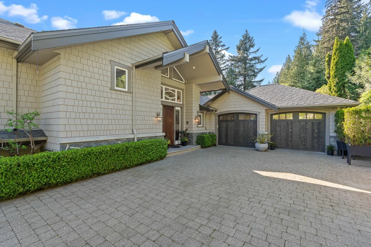 Family Room Photo of 5168 Redonda Drive, North Vancouver, BC