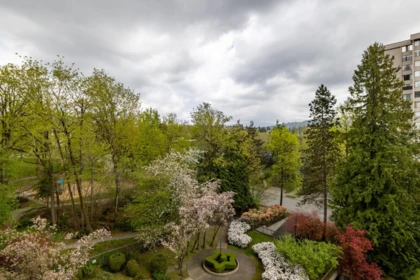 Front Yard Photo of 804 2041 Bellwood Avenue, Burnaby, BC