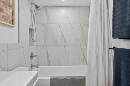Hallway Photo of 804 2041 Bellwood Avenue, Burnaby, BC