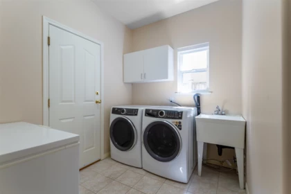 Hot Tub / Spa Photo of 7551 Lombard Road, Richmond, BC
