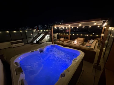 Hot Tub / Spa Photo of 607 128 E 8th Street, North Vancouver, BC
