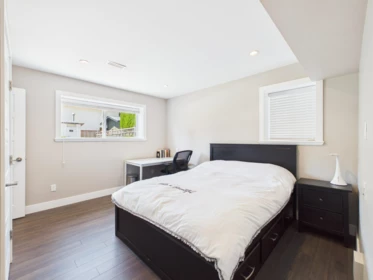 Guest Bathroom Photo of 3881 Epping Court, Burnaby, BC