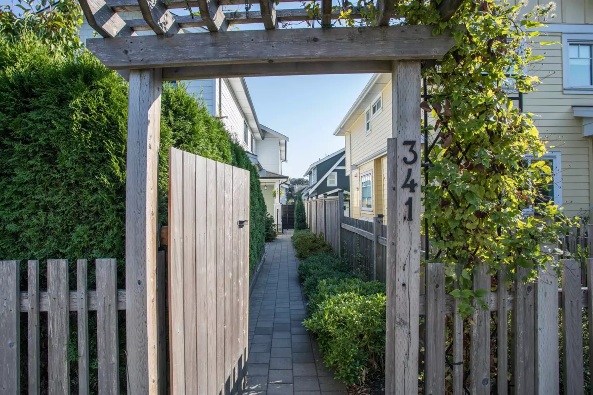 Exterior Rear Photo of 341 E 13th Street, North Vancouver, BC