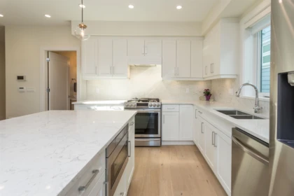 Kitchen Island Photo of 341 E 13th Street, North Vancouver, BC