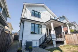 341 E 13th Street, North Vancouver, BC