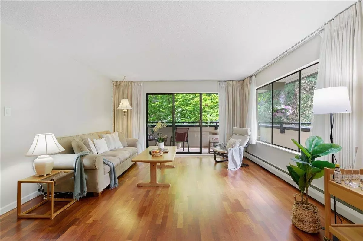 Dining Area Photo of 202 1710 13th Avenue, Vancouver, BC