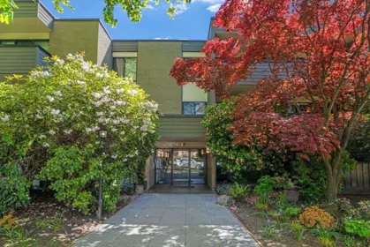 Front Yard Photo of 202 1710 13th Avenue, Vancouver, BC
