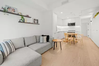 107 650 E 2nd Street, North Vancouver, BC, North Vancouver — Townhouse for sale