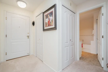 Entry Foyer Photo of 409 15340 19a Avenue, Surrey, BC