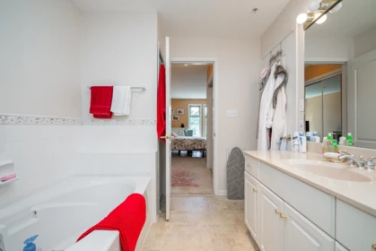 Mudroom Photo of 409 15340 19a Avenue, Surrey, BC