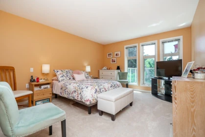 Powder Room Photo of 409 15340 19a Avenue, Surrey, BC