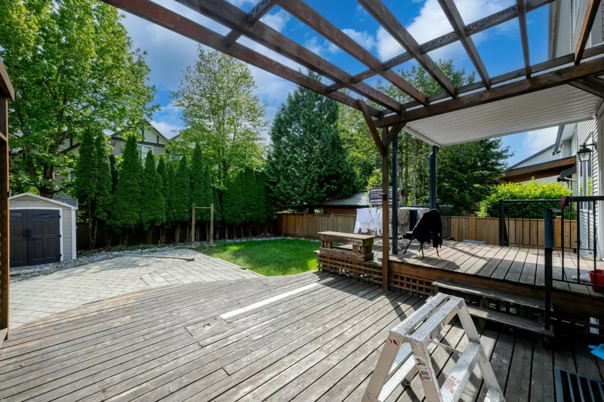 Family Room Photo of 18162 69 Avenue, Surrey, BC