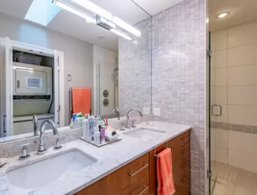 Guest Bathroom Photo of 412 W 21st Avenue, Vancouver, BC