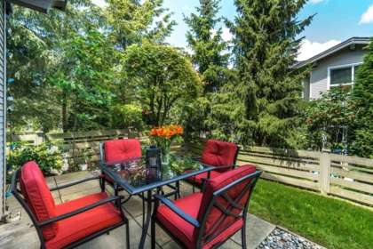 Front Yard Photo of 123 2729 158 Street, Surrey, BC