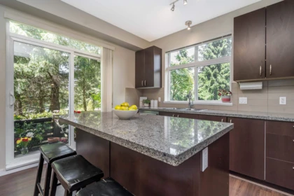 Kitchen Photo of 123 2729 158 Street, Surrey, BC