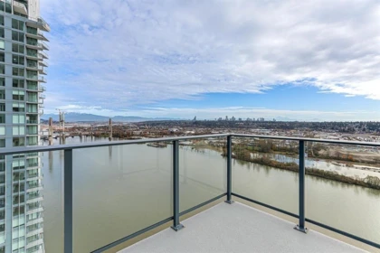 Kitchen Island Photo of 3207 680 Quayside Drive, New Westminster, BC