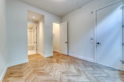 Walk-In Closet Photo of 109 13929 105 Boulevard, Surrey, BC