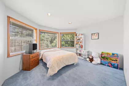 Basement Recreation Room Photo of 17968 68 Avenue, Surrey, BC