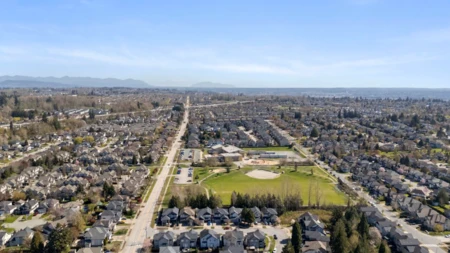 Front Yard Photo of 17968 68 Avenue, Surrey, BC
