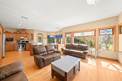 Kitchen Island Photo of 17968 68 Avenue, Surrey, BC