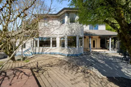 Staircase Photo of 17968 68 Avenue, Surrey, BC