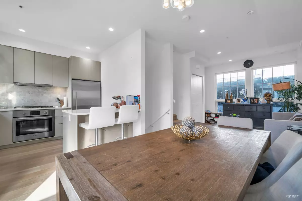 Dining Area Photo of 7901 Oak Street, Vancouver, BC