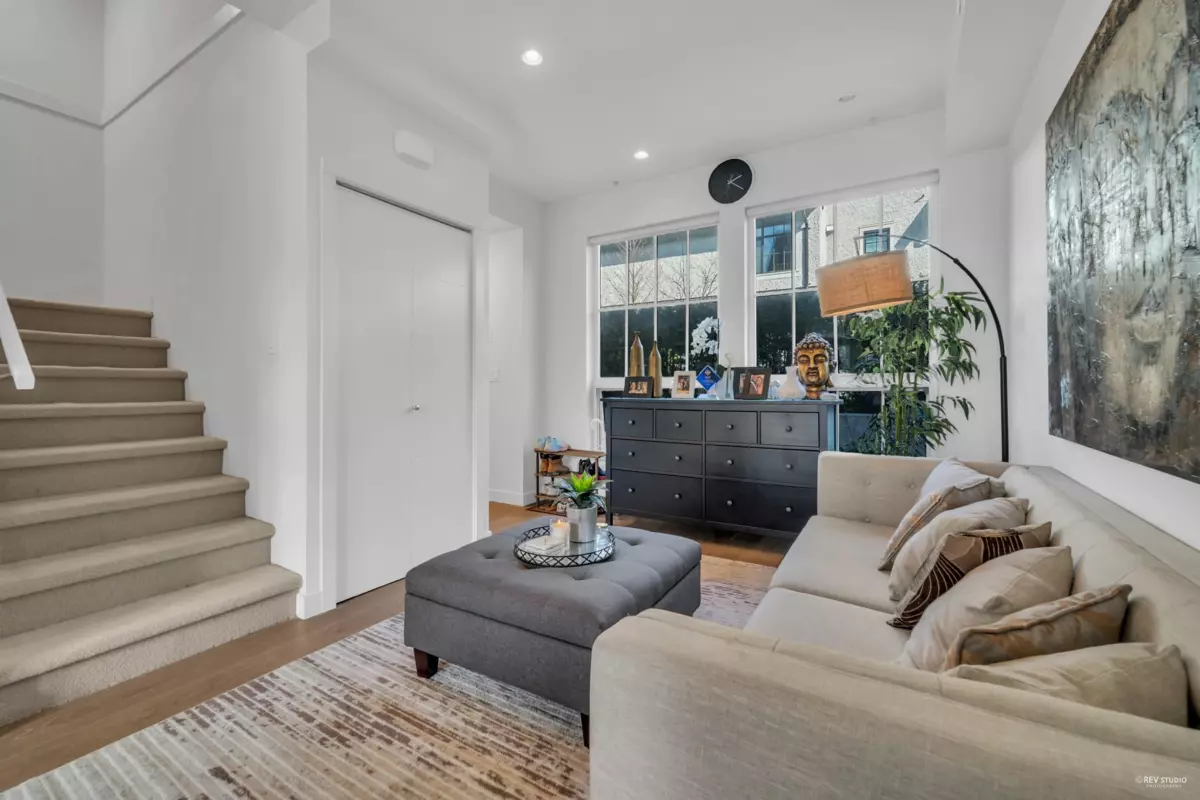 Living Room Photo of 7901 Oak Street, Vancouver, BC
