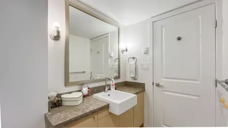 Entry Foyer Photo of 308 9188 Cook Road, Richmond, BC