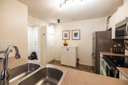 Breakfast Nook Photo of 207 15325 17 Avenue, Surrey, BC