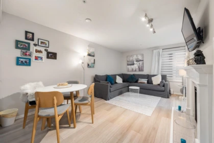 Breakfast Nook Photo of 102 725 W 7th Avenue, Vancouver, BC